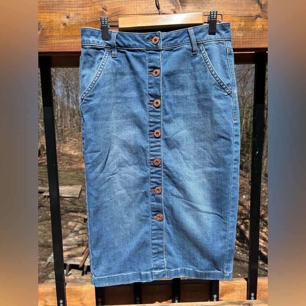RW&Co Denim Button-Front Jean Skirt Size 4